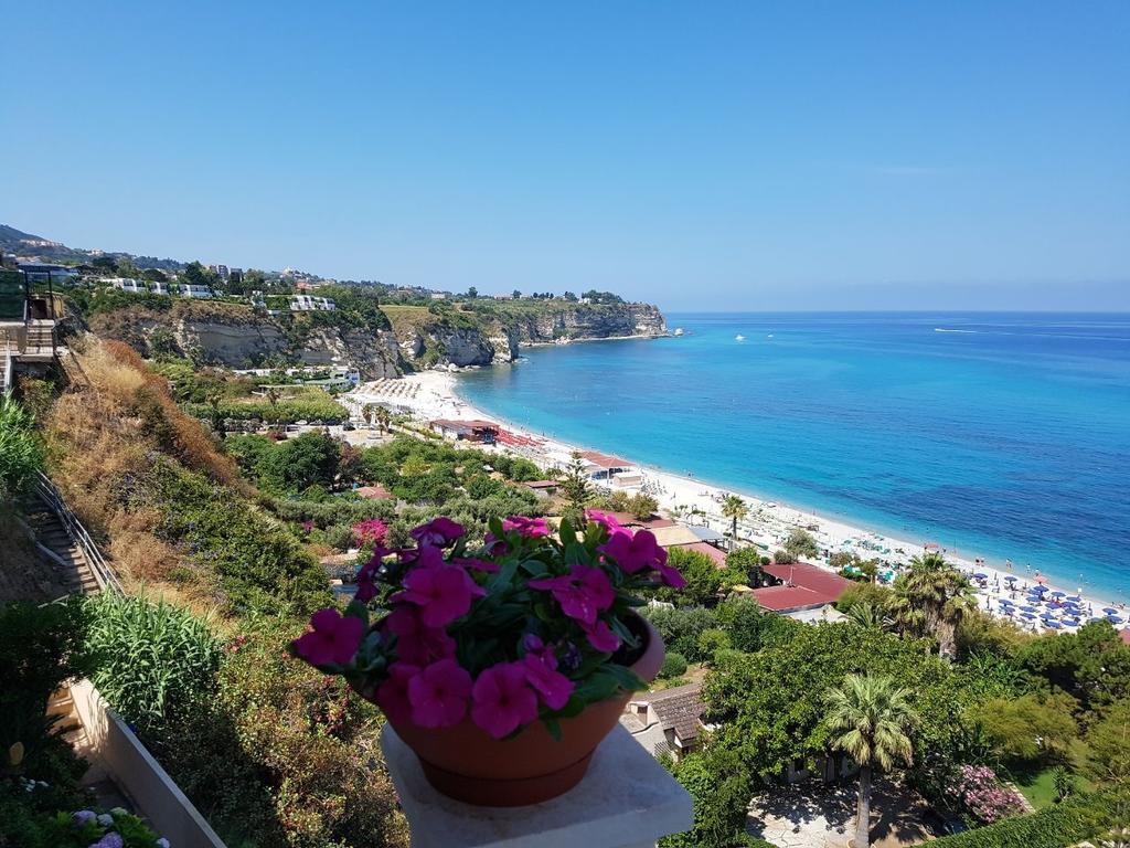 Hotel Il Lungomare Zambrone Eksteriør billede